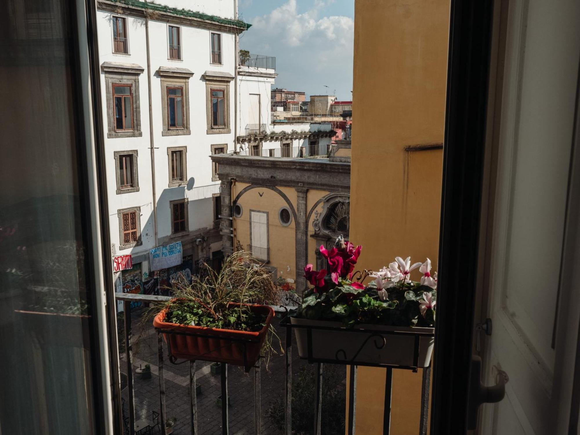 Bed and Breakfast Lo Specchio Dei Papiri Neapel Exterior foto